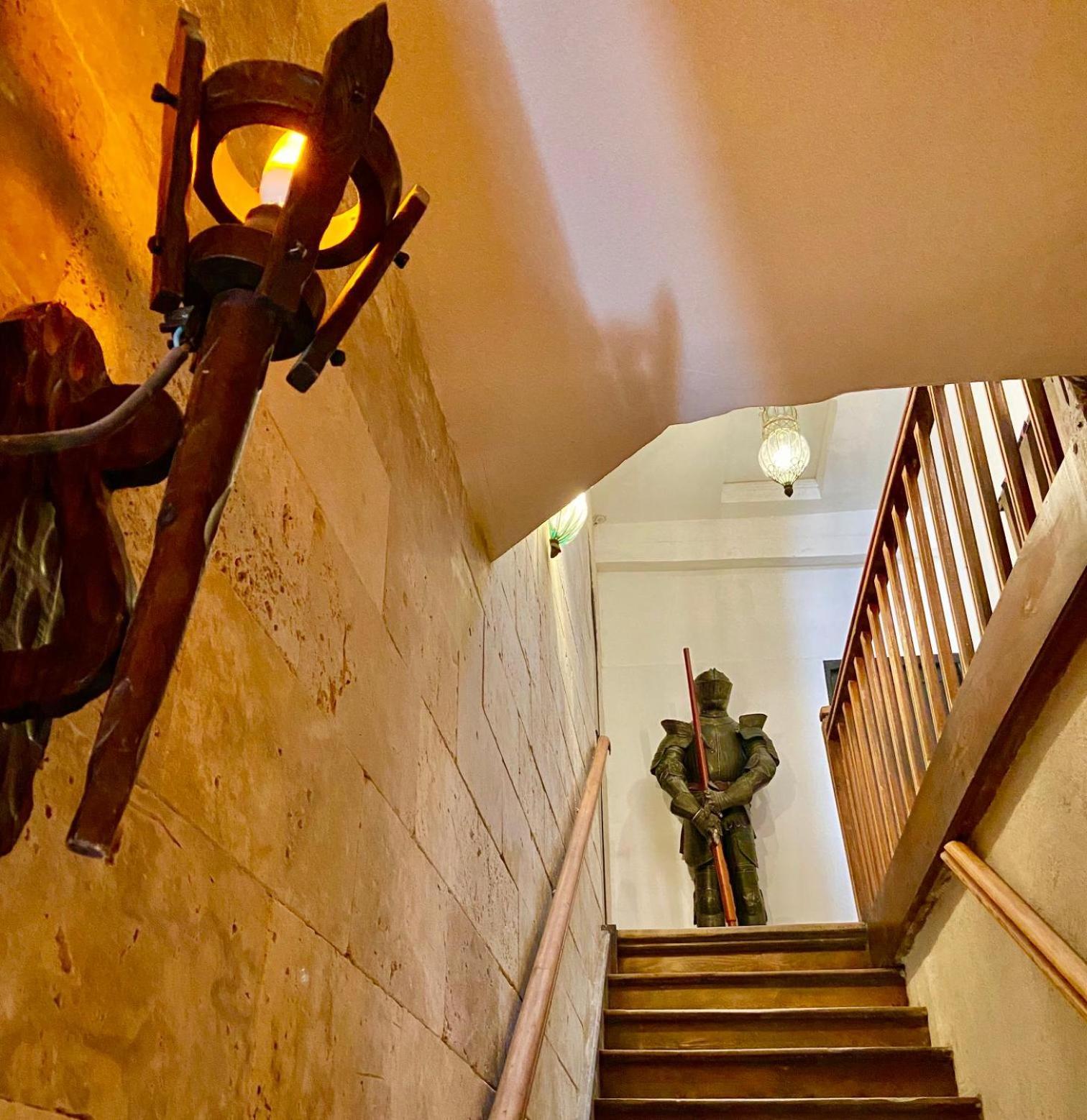 La Maison Des Templiers ~ Ostal Medieval ~ Logis Enchantes カルカソンヌ エクステリア 写真